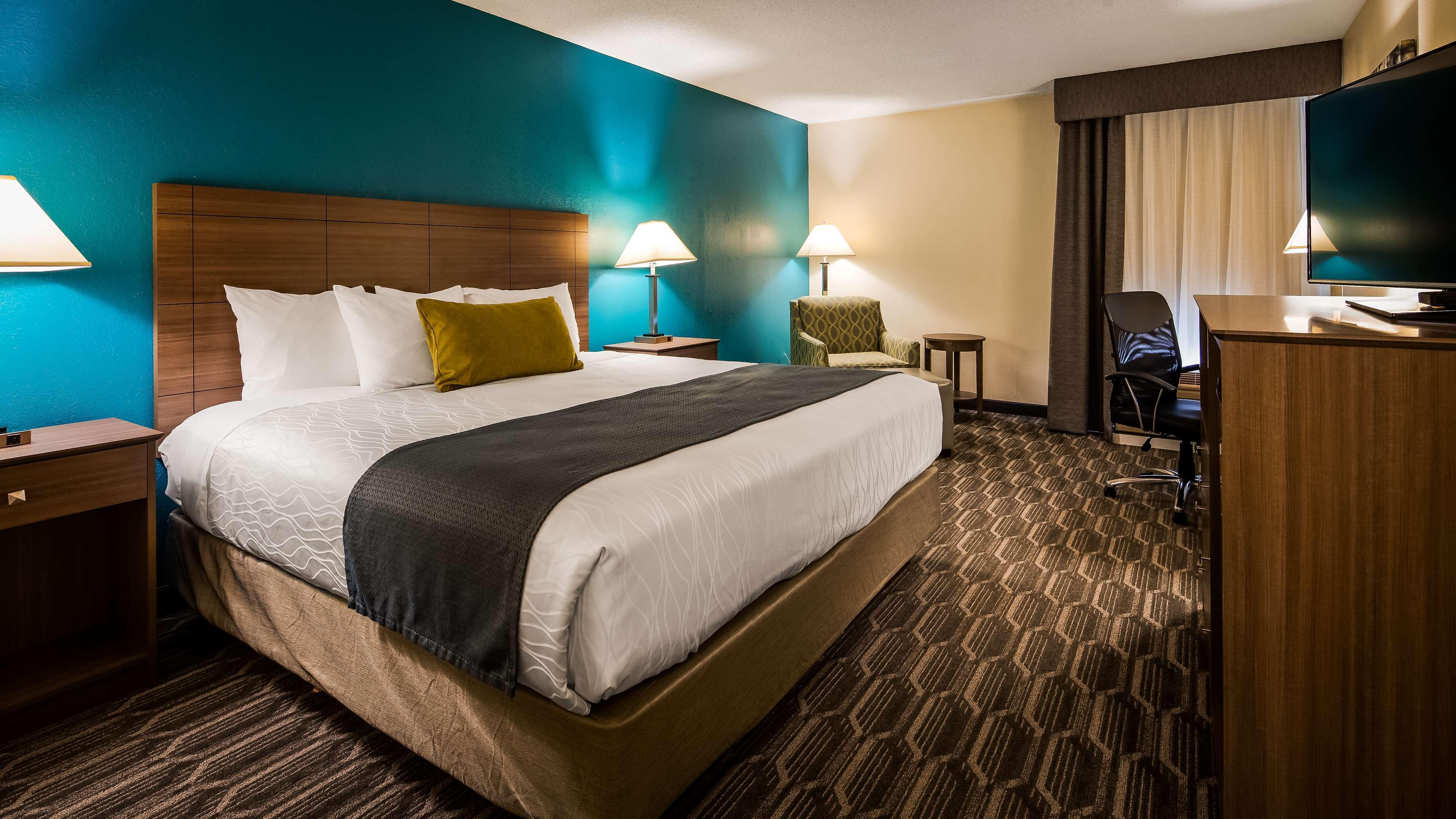 Best Western Plus Yadkin Valley Inn & Suites Jonesville Buitenkant foto