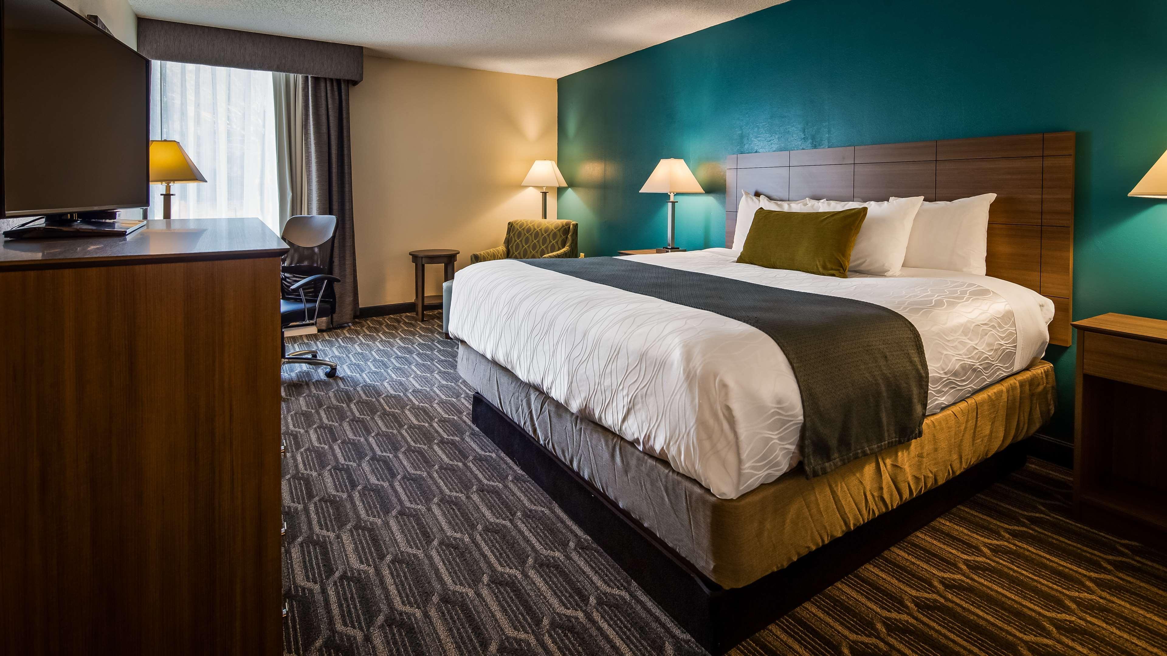 Best Western Plus Yadkin Valley Inn & Suites Jonesville Buitenkant foto