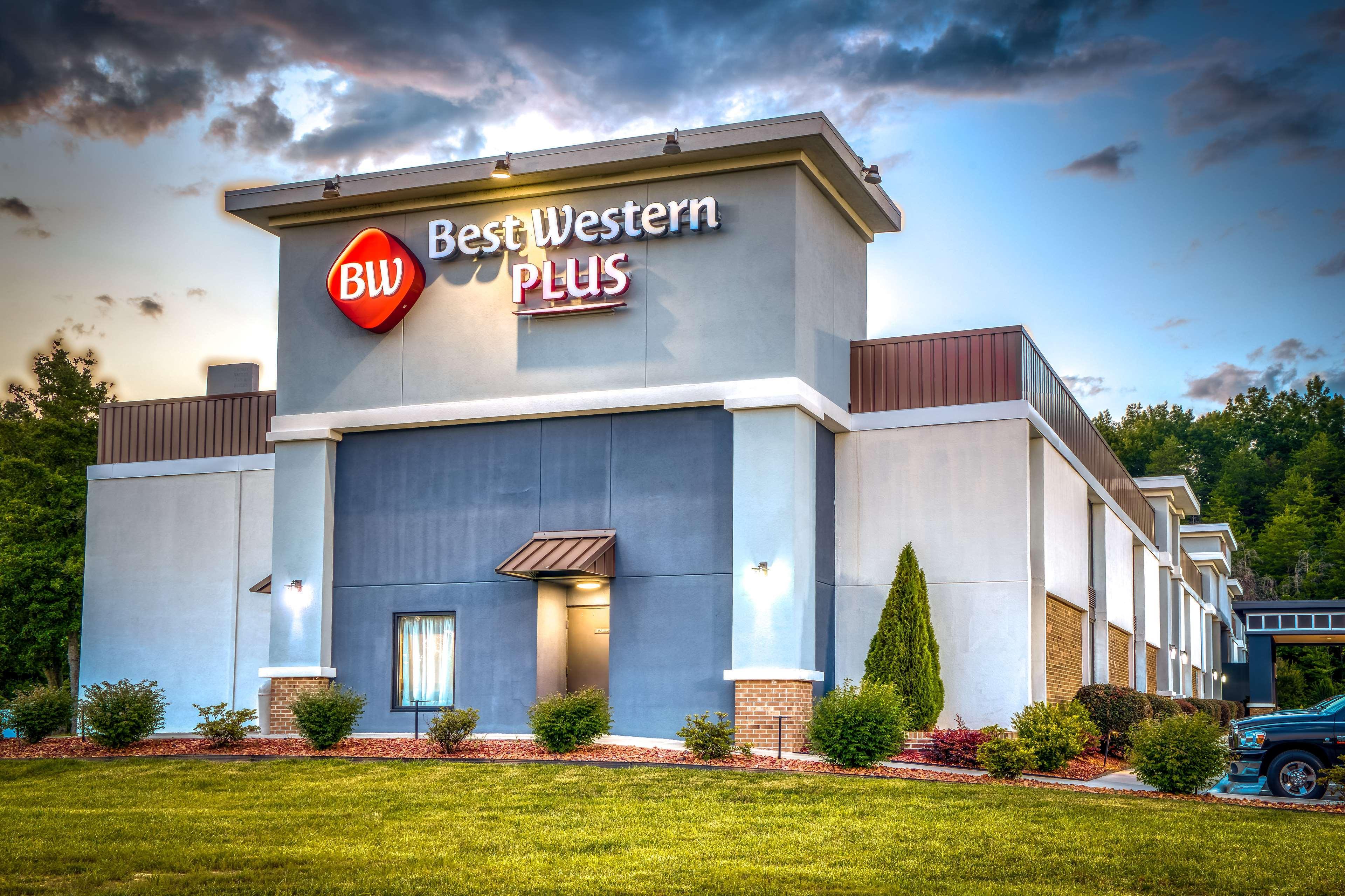 Best Western Plus Yadkin Valley Inn & Suites Jonesville Buitenkant foto