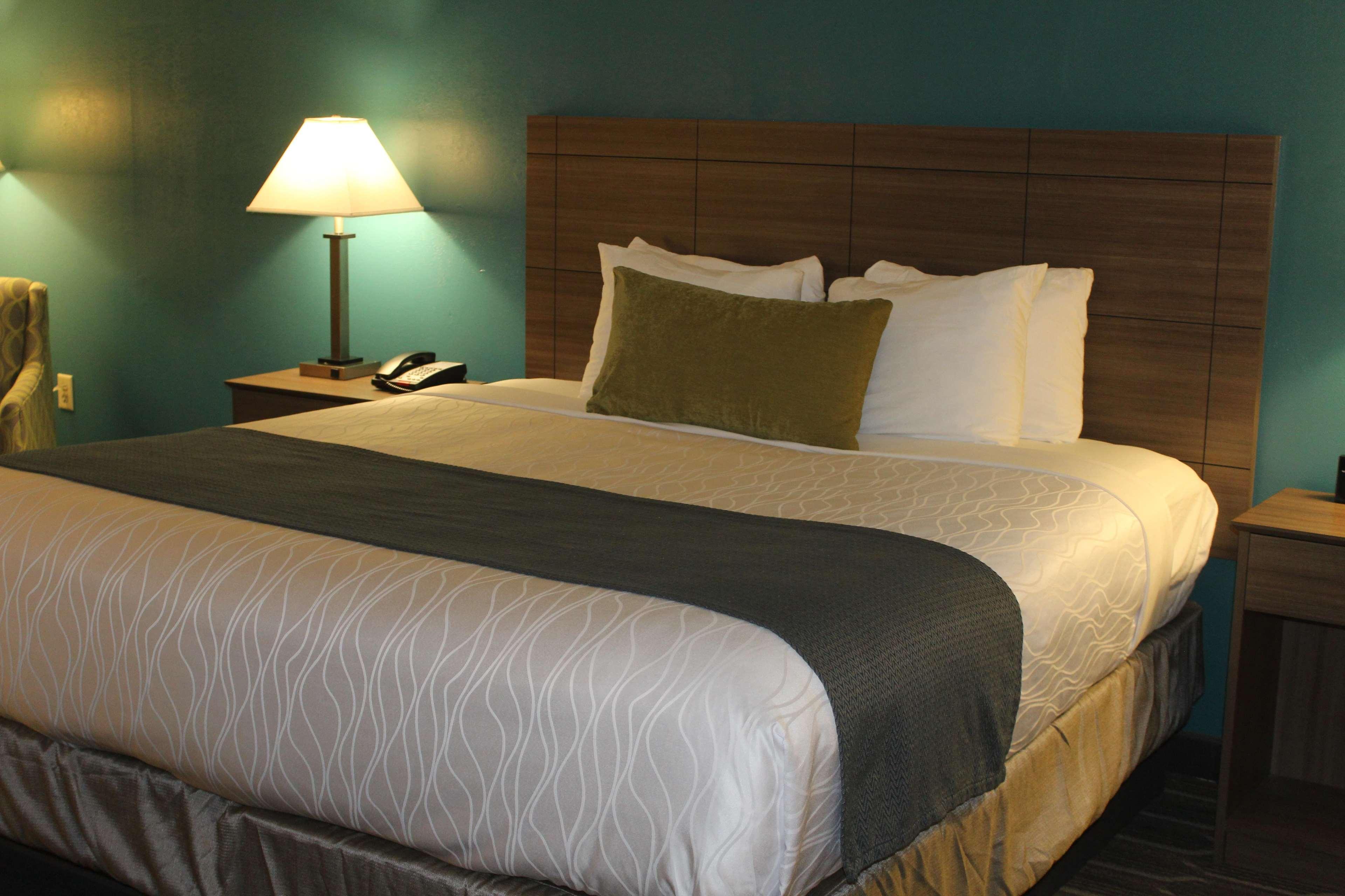 Best Western Plus Yadkin Valley Inn & Suites Jonesville Buitenkant foto