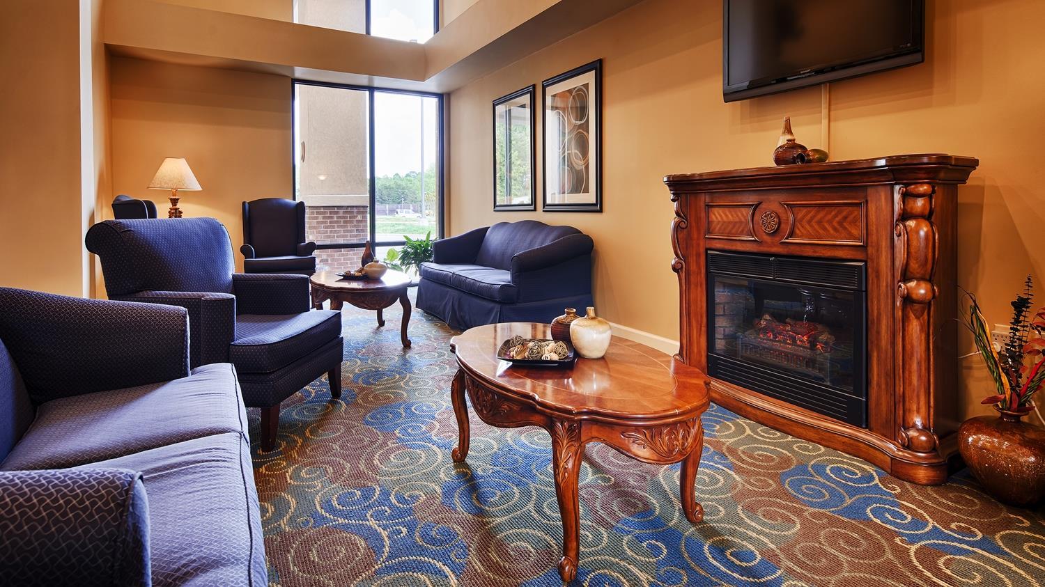 Best Western Plus Yadkin Valley Inn & Suites Jonesville Buitenkant foto